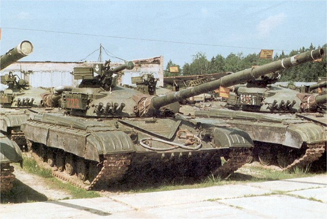 Sau khi Liên Xô tan rã, xe tăng T-64 được chia cho các nước cộng hòa. Hai nước được nhiều nhất là Liên bang Nga, với 4.000 chiếc và Ukraine 2.345 chiếc. Năm 2014, Cộng hòa Dân chủ Congo trở thành quốc gia đầu tiên ngoài Liên Xô sở hữu xe tăng T-64 sau hợp đồng với Ukraine.