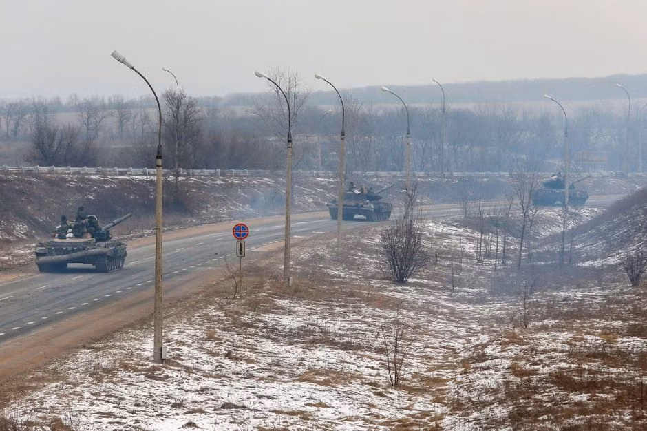 Nếu đạt được chiến thắng tại Mariupol, quân đội Nga sẽ có lợi thế chiến lược rất lớn. Bởi vì, nếu trận chiến Mariupol kéo dài, một mặt sẽ làm giảm nhuệ khí của quân đội Nga; mặt khác, tiểu đoàn Azov ở Mariupol sẽ được bộ máy tuyên truyền của Ukraine sử dụng để nâng cao tinh thần chiến đấu.