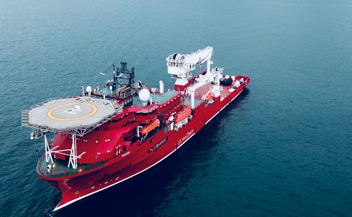 Nhóm nghiên cứu đã mất 37 ngày để trục vớt chiếc máy bay này. Lực lượng tham gia bao gồm các thành viên của đơn vị Đặc nhiệm 75 thuộc Hạm đội 7 Hải quân Mỹ, đơn vị Giám sát viên cứu hộ và lặn của Bộ Tư lệnh Hàng hải chỉ huy. Các chuyên gia đã sử dụng tàu chuyên dụng hỗ trợ lặn “Picasso" để lấy các mảnh vỡ.