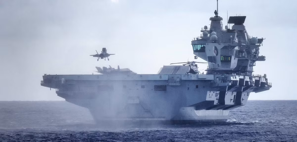 Bảy người bị thương, bao gồm cả phi công, người đã phóng ra khỏi máy bay và sáu người khác trên tàu sân bay trong sự cố hồi tháng 1 khi máy bay gặp nạn. Chiếc máy bay chiến đấu trị giá 100 triệu USD và cũng là chiếc mới nhất được biên chế trong hạm đội.