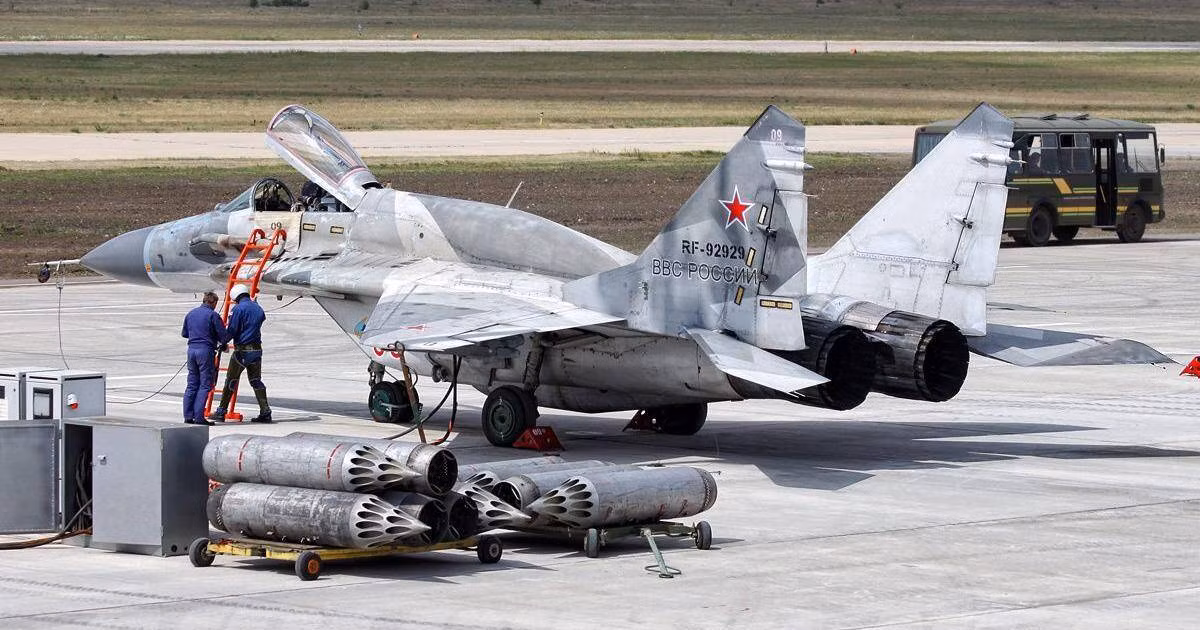 Với việc Nga giữ lại một kho dự trữ rất lớn các máy bay MiG-29, trong đó nhiều máy bay vẫn chưa được lắp ráp, khả năng những máy bay này sẽ được cung cấp với giá hữu nghị để hỗ trợ việc khôi phục hạm đội Syria vẫn còn đáng kể. Tuy nhiên, những nỗ lực này phần lớn phụ thuộc vào những cải thiện đối với nền kinh tế Syria. Nguồn ảnh: Pinterest.