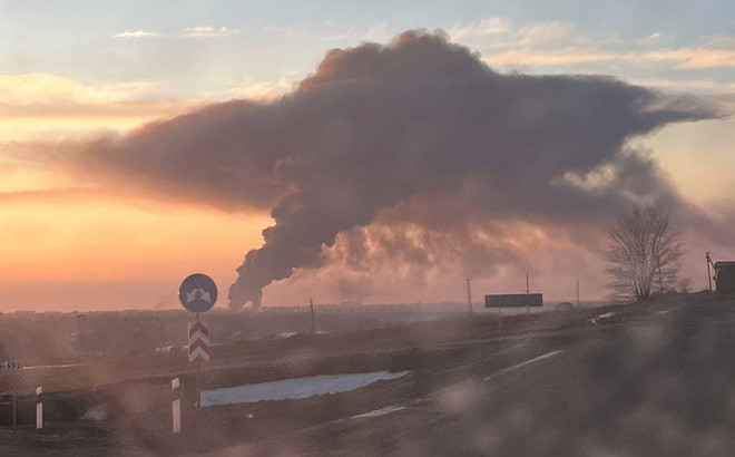 Trong khi đó, 74 hạ tầng mặt đất của quân đội Ukraine bị loại khỏi vòng chiến đấu, trong đó có 11 sân bay quân sự, ba chỉ huy sở, một căn cứ hải quân, 18 trạm radar của các tổ hợp tên lửa phòng không S-300 và Buk-M1. Hai tiêm kích Su-27, hai cường kích Su-24, một trực thăng và 4 máy bay không người lái (UAV) vũ trang Bayraktar TB2 của Ukraine bị phá hủy.