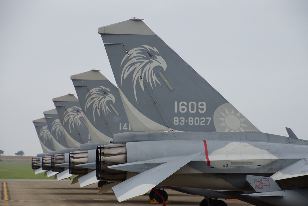 F-CK-1 Ching-kuo là máy bay chiến đấu hạng nhẹ đa năng có thể hoạt động trong mọi điều kiện thời tiết do Đài Loan nghiên cứu và chế tạo với sự giúp đỡ của Mỹ. Chúng được phát triển trên cơ sở máy bay chiến đấu F-16 của Mỹ. Cho đến nay, đã có 130 chiếc đã được sản xuất.