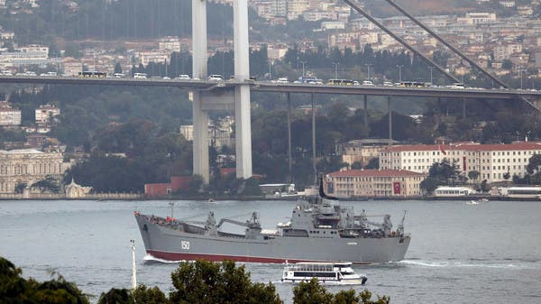 Ông Mevlut Cavusoglu, Ngoại trưởng Thổ Nhĩ Kỳ hôm 27/2 cho biết tình hình Ukraine đã trở thành chiến tranh, tuyên bố cho phép Ankara kích hoạt Công ước Montreux và cấm tàu chiến Nga đi vào Biển Đen qua eo biển Bosporus và Dardanelles.