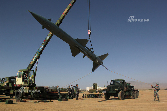 Trong suốt lịch sử của mình, hệ thống phòng không S-75 đã tham gia vào nhiều cuộc xung đột, bao gồm cuộc kháng chiến chống Mỹ của Việt Nam, chiến tranh Ả Rập-Israel và chiến tranh vùng Vịnh Ba Tư, S-75 đã được nhận xét là một hệ thống phòng không hết sức nguy hiểm đáng sợ nhất thế giới.