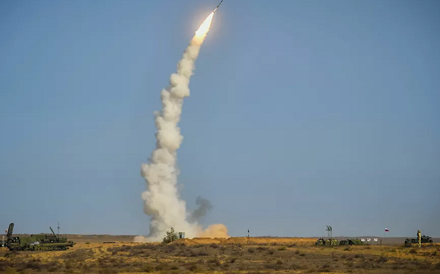 Nga dự kiến sẽ bắt đầu xuất khẩu hệ thống tên lửa đất đối không S-500 sau khi chuyển giao đủ số lượng hệ thống này cho quân đội Nga theo yêu cầu. Hồi tháng 9/2021, Reuters đưa tin Nga đã hoàn thành các cuộc thử nghiệm hệ thống tên lửa đất đối không S-500 và bắt đầu cung cấp hệ thống này cho các lực lượng vũ trang. Nguồn ảnh: Pinterest.