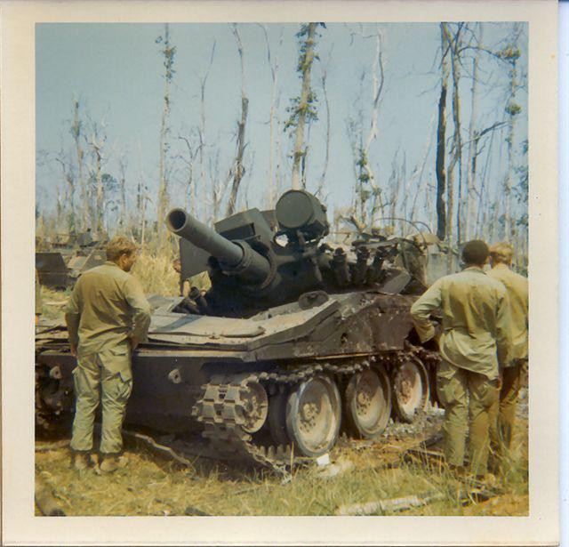 Chiến trường khốc liệt đã chỉ ra nhiều nhược điểm của loại xe tăng này. Nó rất dễ bị dính lựu đạn và mìn, khẩu pháo chính có nhiều vết nứt sau khi bắn liên tục và độ giật của súng quá lớn đối với một xe tăng hạng nhẹ. Hầu hết các đơn vị được trang bị M-551 đã yêu cầu giải quyết các vấn đề nảy sinh. 