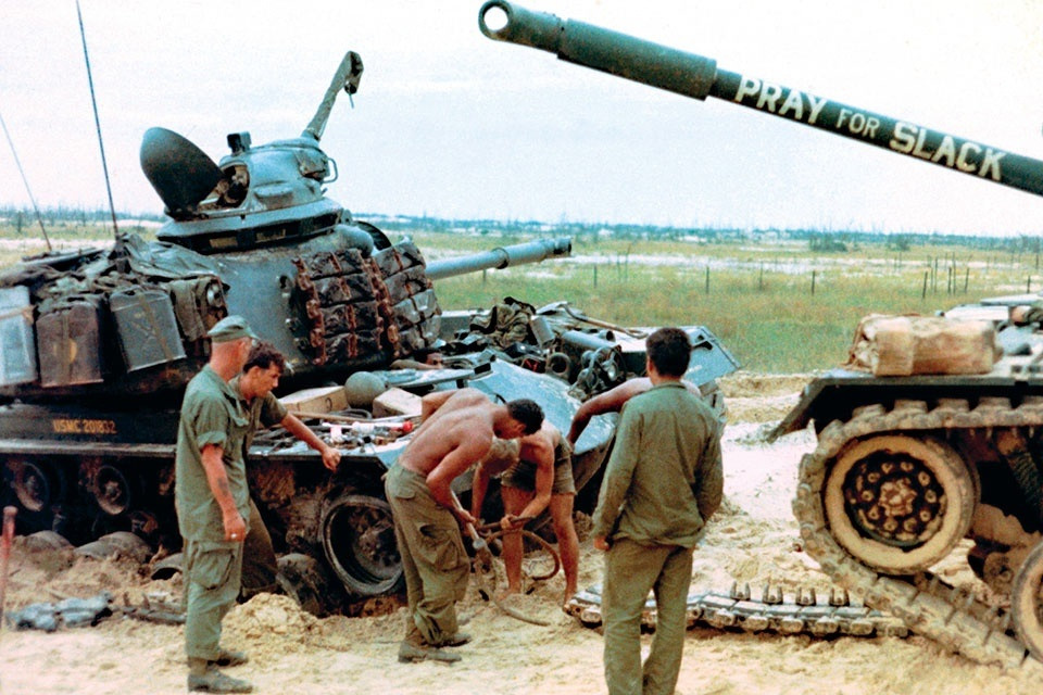 Theo báo cáo của Mỹ, vào tháng 2/1969 có 74 chiếc M-551 được đưa đến Việt Nam. Nhưng chỉ 3 tháng sau, 16 lỗi cơ học nghiêm trọng đã được ghi nhận, 41 lần bắn hỏng, 140 quả đạn pháo hỏng, 25 động cơ bị cháy, tháp pháo gặp 125 lỗi, phần lớn đạn súng máy phải cất ngoài trời, làm tăng nguy cơ cháy nổ, vì không gian bên trong quá hạn chế.