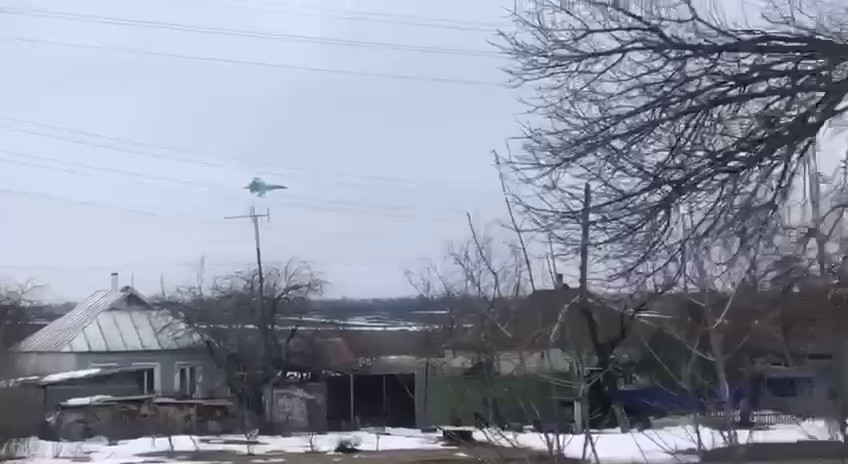 Sukhoi Su-34 (tên ký hiệu của NATO là Fullback - Hậu vệ) là loại máy bay tiêm kích ném bom và tấn công tiên tiến của Nga. Máy bay có 2 chỗ ngồi, nó được thiết kế để thay thế loại máy bay Sukhoi Su-24.