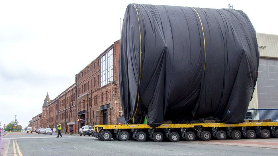 Tháng 2/2016, Bộ Quốc phòng Anh đã tiến hành phân tích xu thế và giai đoạn đánh giá chương trình, đã cấp khoản kinh phí 201 triệu bảng Anh (291,4 triệu USD) cho tập đoàn BAE Systems để phát triển thiết kế tàu ngầm, bao gồm việc bố trí thiết bị và hệ thống, cùng quy trình sản xuất.