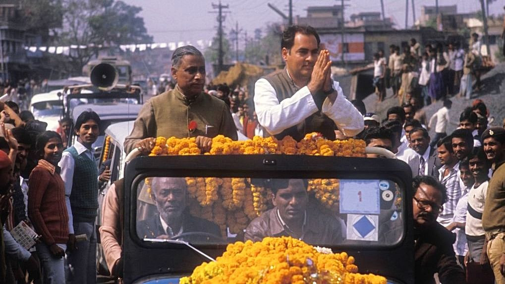 Điển hình là trong vụ ám sát Thủ tướng Ấn Độ Rajiv Gandhi năm 1991, thực hiện bởi một phụ nữ thuộc tổ chức khủng bố Những con Hổ giải phóng Tamil, đã khiến 16 người vô tội bỏ mạng.