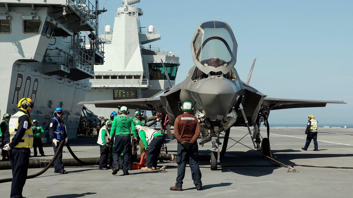 Cả hai quốc gia đều nhận ra giá trị tình báo tiềm năng của việc thu hồi chiếc máy bay bị rơi thậm chí chỉ là các bộ phận của nó. Vì F-35 là máy bay chiến đấu tàng hình tiên tiến nhất thế giới, nên Trung Quốc rất quan tâm đến việc có được những chiếc máy bay mẫu để ăn cắp công nghệ và học cách đánh bại nó.