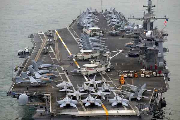 Hải quân Mỹ can thiệp khi thủy thủ tàu sân bay tự tử hàng loạt Hai quan My can thiep khi thuy thu tau san bay tu tu hang loat