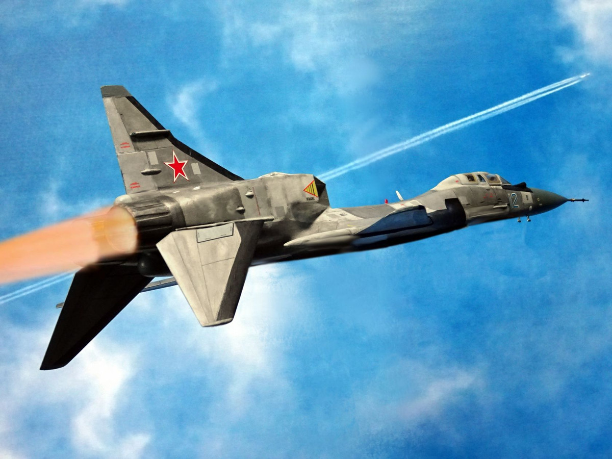 Vật liệu và thiết bị điện tử hiện đại sẽ làm giảm đáng kể chi phí của dự án. Và kết hợp với tên lửa hạt nhân hiện đại, MiG-321 có thể trở thành vũ khí số một trong nhiệm vụ chống lại tàu sân bay. Nếu được trang bị tên lửa siêu thanh chiến lược, MiG-321 có thể sẽ thay thế máy bay Tu-160 và vượt xa nó về hiệu quả. Về mặt này, triển vọng của dự án không còn quá mơ hồ và khả năng cao là nó sẽ được hồi sinh.