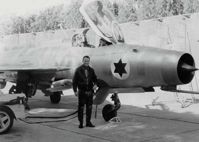 Tuy vậy, MiG-21 chưa từng tham chiến trong cuộc chiến giữa khối NATO và khối Warsaw, nhưng được sử dụng rộng rãi trong các cuộc chiến tranh khắp Trung Đông. Các máy bay chiến đấu-ném bom MiG-21 của lực lượng Phòng vệ Israel đã tàn phá các căn cứ của Ai Cập và Syria trong cuộc không kích mở màn của Chiến tranh 6 ngày.