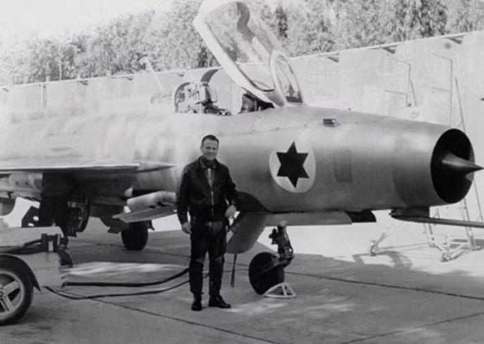 Tuy vậy, MiG-21 chưa từng tham chiến trong cuộc chiến giữa khối NATO và khối Warsaw, nhưng được sử dụng rộng rãi trong các cuộc chiến tranh khắp Trung Đông. Các máy bay chiến đấu-ném bom MiG-21 của lực lượng Phòng vệ Israel đã tàn phá các căn cứ của Ai Cập và Syria trong cuộc không kích mở màn của Chiến tranh 6 ngày.