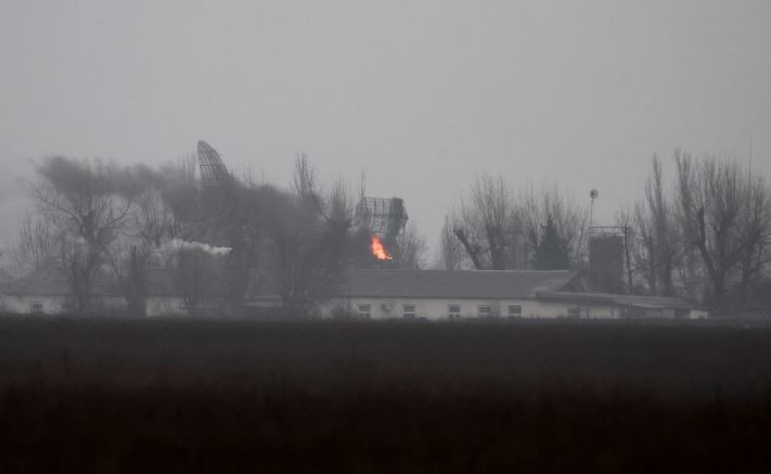 Điều này xảy ra vào thời điểm mà không quân Ukraine được cho là hầu như không còn hoạt động được, với hệ thống phòng không của đất nước bị vô hiệu hóa trong vòng 2-3 giờ, các sân bay của Ukraine bị các đơn vị Nga chiếm giữ.