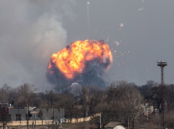 Lực lượng ly khai thân Nga ở vùng Donetsk của Ukraine cũng đưa ra tuyên bố, về một nhóm kẻ phá hoại đã cho nổ tung một kho vũ khí tên lửa - pháo và cố gắng tiếp cận biên giới Nga.