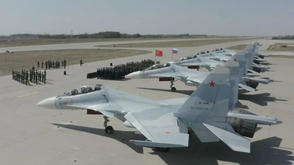 Hiện nay, phi công Trung Quốc rất tích cực luyện tập giao lưu không chiến với không quân Pakistan hoặc Nga và các loại tiêm kích đời sau của nước này sản xuất hiện đại hơn nhiều như J-10, J-15, J-16...