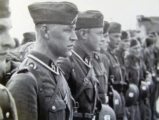 Nhận thấy thương vong của công dân Phần Lan ngày càng lớn, chính phủ Phần Lan quyết định không tiếp tục cho công dân tham gia lực lượng Waffen-SS nữa. Tháng 4/1943, việc tuyển quân của Waffen-SS tại Phần Lan dừng lại.