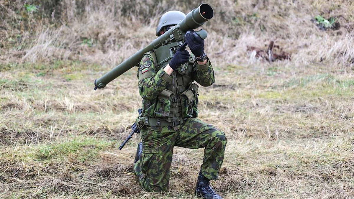 Trong cuộc họp báo được tổ chức vào ngày 1/2/2022, Tổng thống Ba Lan Andrzej Sebastian cho biết, Ba Lan sẽ cung cấp cho Ukraine "bất kỳ sự giúp đỡ nào" để hỗ trợ cho chính quyền Kiev các nhu cầu nhân đạo và quân sự.