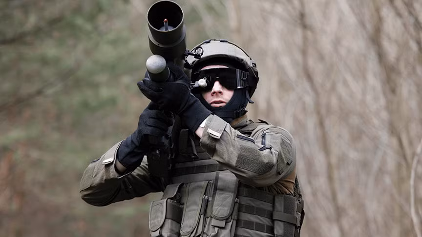 Bộ trưởng Bộ Quốc phòng Ba Lan đã thông qua nghị quyết cung cấp hệ thống tên lửa phòng không di động Piorun GROM-M MANPADS sản xuất trong nước cho Ukraine sau căng thẳng với Nga.