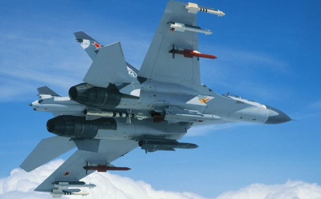 Ngoài Su-57, K-77M có thể được sử dụng để trang bị cho các máy bay chiến đấu cấp thấp hơn của Nga như Su-35, Su-30SM2 và Su-27SM3, tất cả đều có các cảm biến tương đối hiện đại phù hợp để dẫn đường cho các tên lửa như vậy.