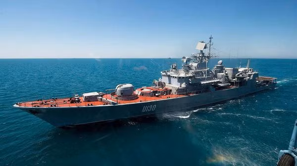 Tàu Hetman Sahaidachny được cấp số nhận dạng là U130. Năm 1994, Hetman Sahaidachny lên đường đến Pháp để tham gia lễ kỷ niệm 50 năm cuộc đổ bộ Normandy của quân Đồng minh.