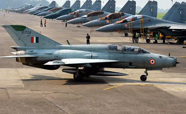 Hơn 50 quốc gia trên 4 lục địa đã sử dụng loại máy bay này, hiện nay, MiG-21 vẫn đang hoạt động trong không quân một số quốc gia, sau 50 năm kể từ khi nó cất cánh lần đầu tiên. Nguồn ảnh: Warhistory.