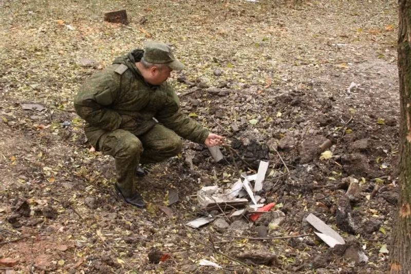 Quân đội Ukraine đã bắn vào nhiều khu vực như Zheleznaya Balka, Golmovsky, Ozeryanovka, Panteleymonovka và Vasilyevka. Tại các khu định cư này, bảy lần vi phạm đã được ghi nhận, trong đó lần đầu tiên là sáu quả đạn cỡ nòng 120 mm được bắn vào Panteleymonovka từ Verkhnetoretsky.