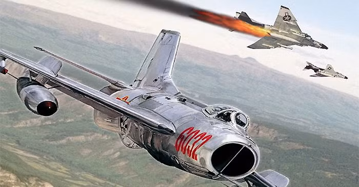 Trong Chiến dịch Rolling Thunder tháng 12/1966, tuy đã cố gắng nhưng những chiếc F-105 vẫn không thể ngăn chặn các nguồn cung cấp hậu cần dọc theo đường mòn Hồ Chí Minh của quân giải phóng Miền Nam. Trên bầu trời miền Bắc Việt Nam, F-105 đã bị những chiếc MiG-17 và MiG-21 của Không quân Nhân dân Việt Nam bắn hạ tới 14 chiếc.