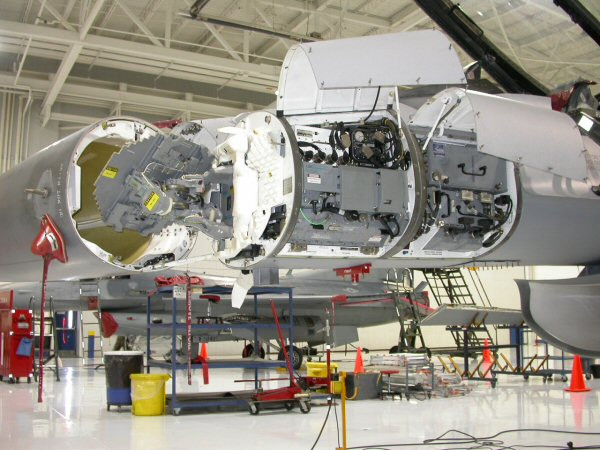 Tình trạng thiếu phụ tùng thay thế đã buộc quân đội Iraq phải lấy phụ tùng từ máy bay này sang máy bay kia, nhằm bù đắp cho các máy bay phản lực khác để duy trì ít nhất một phần của đội bay hoạt động với tỷ lệ tin cậy.