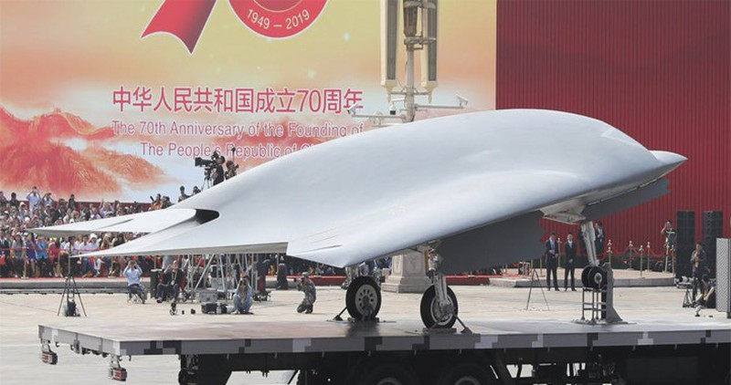 Tập đoàn Công nghiệp Hàng không Trung Quốc (AVIC), nhà sản xuất máy bay không người lái chia sẻ với Global Times trong một tuyên bố rằng, GJ-11 là một UAV chiến đấu cánh bay tiên tiến với khả năng tàng hình, thâm nhập và tấn công chính xác mạnh mẽ. 