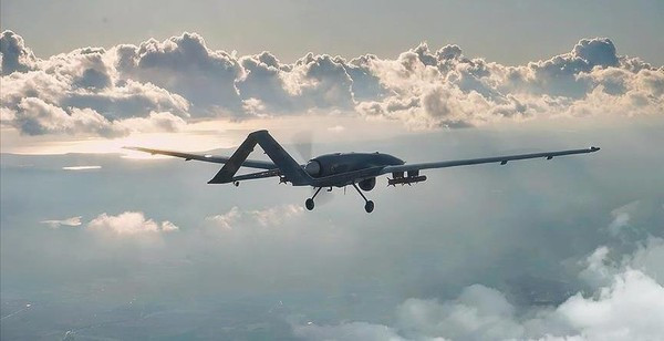 Bayraktar TB2 là một nền tảng tấn công tương đối rẻ và có chi phí thấp, loại UAV này trước đây đã từng tham gia trận chiến ở tỉnh Idlib phía bắc của Syria, nơi quân đội Thổ Nhĩ Kỳ duy trì sự hiện diện bất hợp pháp và đã giao chiến với các lực lượng quân đội Syria đang tìm cách giành lại lãnh thổ của họ vào đầu năm 2020.