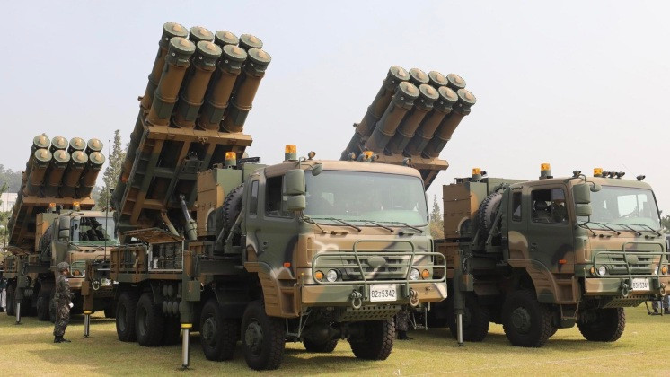 Việc phát triển KM-SAM với Hàn Quốc đã dẫn đến việc Nga đầu tư vào việc phát triển một biến thể cải tiến nhiều cho nhu cầu quốc phòng của nước này với tên gọi S-350. S-350 đi vào hoạt động từ năm 2019 và các tên lửa 9M96 của nó đã từng là cơ sở để phát triển các loại đạn KM-SAM.