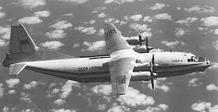 Rồi ánh đèn đêm Praha cũng hiện ra. Gần tới phi trường, những người lính Liên Xô nhìn rõ đèn dọc đường hạ cánh. Khi có lệnh "cởi dù!" Lúc này các binh sĩ mới biết là không phải nhảy. Máy bay tiến vào tim đường băng, hạ cánh dưới hai vệt đèn dạ hàng, vừa đúng lúc 4 giờ sáng (còn nữa). Nguồn ảnh: Warhistory.