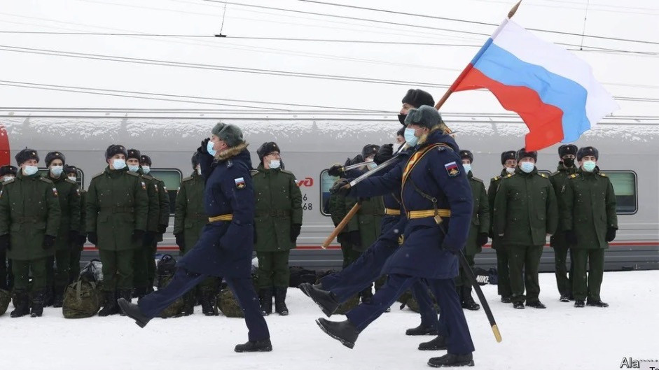 Tuyên bố của Tổng thống Milanovic được đưa ra trong bối cảnh một số quốc gia thành viên NATO, đang xuất hiện một số dấu hiệu mất đoàn kết về chính sách đối với các đối thủ và đặc biệt là Nga.