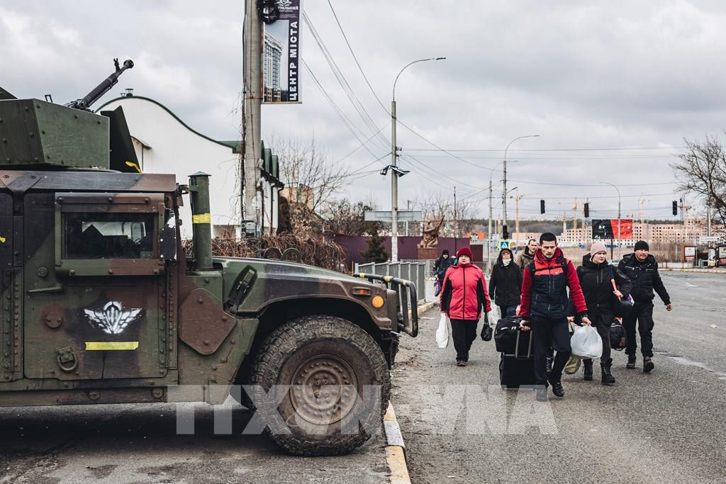 Trận chiến ở Kharkov sẽ tiếp tục và chắc chắn sẽ là tâm điểm ác liệt trong cuộc chiến giữa hai bên. Người bị tổn thương nhiều nhất sẽ là người dân Ukraine và hãy hy vọng rằng hai bên sẽ đạt được thỏa thuận hòa bình càng sớm càng tốt.