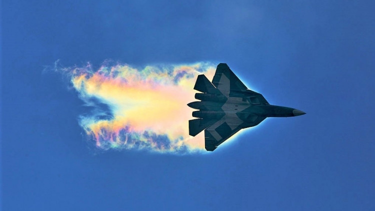 Su-57 có bán kính chiến đấu ước tính khoảng từ 2.700-2.750km, kết hợp với tầm bắn của tên lửa Kh-47M2 sẽ cho phép người điều khiển tấn công các mục tiêu lên đến 4.700km.