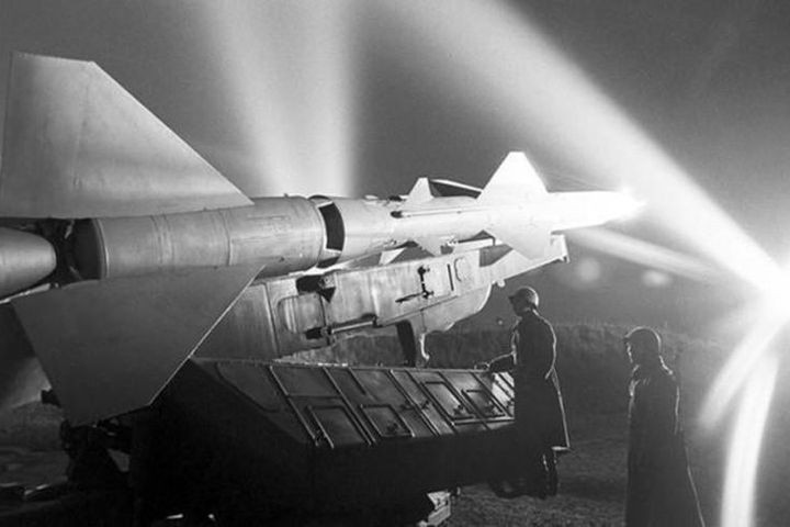 Ngày nay, SAM-2 đã lỗi thời nhưng vào thời điểm đó, nó vẫn là một vũ khí đáng gờm. Có tính cơ động cao, bệ phóng có thể di chuyển nửa giờ sau khi bắn và định vị lại sau 1 giờ.