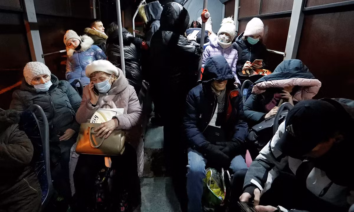 Các khu vực ở Donbass vùng miền Đông Ukraine, vốn do lực lượng ly khai được Nga hỗ trợ trấn giữ từ năm 2014, đã phải hứng chịu những cuộc tấn công mới từ các lực lượng vũ trang Ukraine vào tối ngày 18/2, dẫn đến một dòng người tị nạn lớn đổ vào Nga.