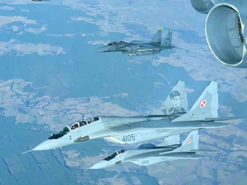 Nhieu nuoc NATO dang qua phu thuoc vao may bay thoi Soviet?-Hinh-3