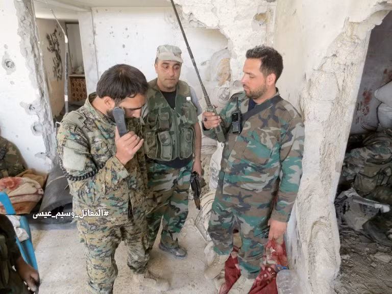 Tại Al-Qaboun, binh sĩ Syria đã giành lại quyền kiểm soát hầu hết các cứ điểm trọng yếu. Tuy nhiên, gần một nửa diện tích khu vực này hiện vẫn nằm trong tay lực lượng chống chính phủ. Ảnh: AMN.