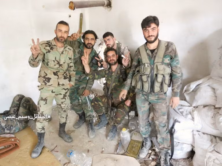 Ngoài các cuộc oanh kích ở Barzeh và Al-Qaboun, quân chính phủ Damascus cũng triển khai nhiều xe tăng trong khu vực này, khiến các tay súng khủng bố phải rút lui để bảo toàn tính mạng. Ảnh: AMN.