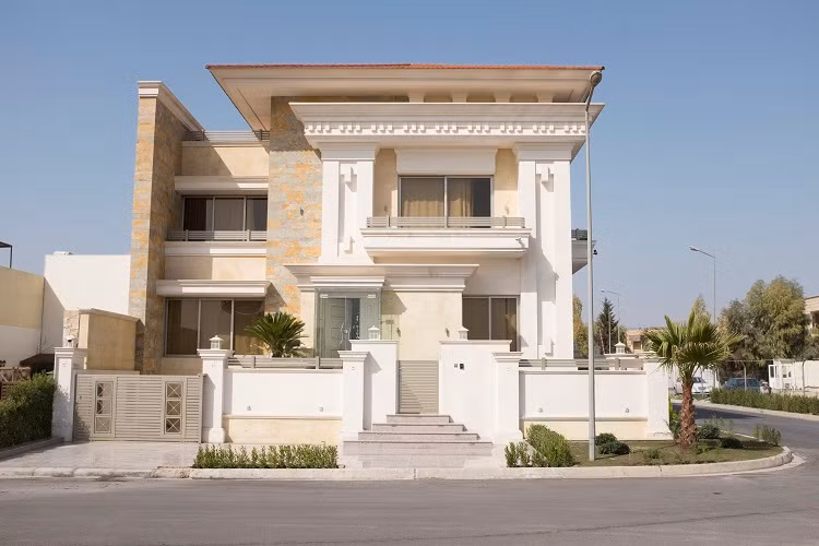 Theo Grosso, chủ nhân của những ngôi nhà này chủ yếu là cư dân nước ngoài. Một số tòa nhà thuộc sở hữu của người dân địa phương. Ảnh: WP.