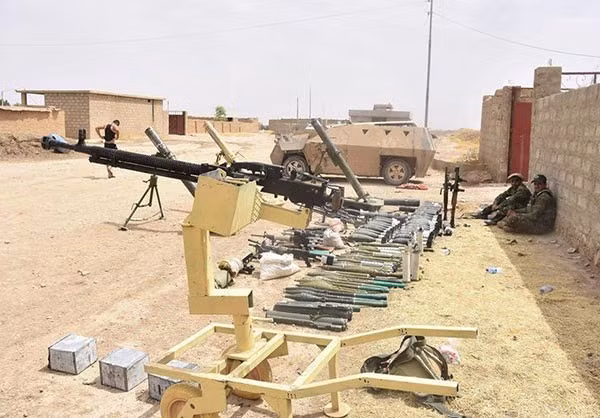 Trong diễn biến liên quan, quân đội Iraq tiếp tục chiến dịch quân sự ở Tây Mosul nhằm giải phóng hoàn toàn thành phố Mosul khỏi ách chiếm đóng của phiến quân IS. Ảnh: FNA.