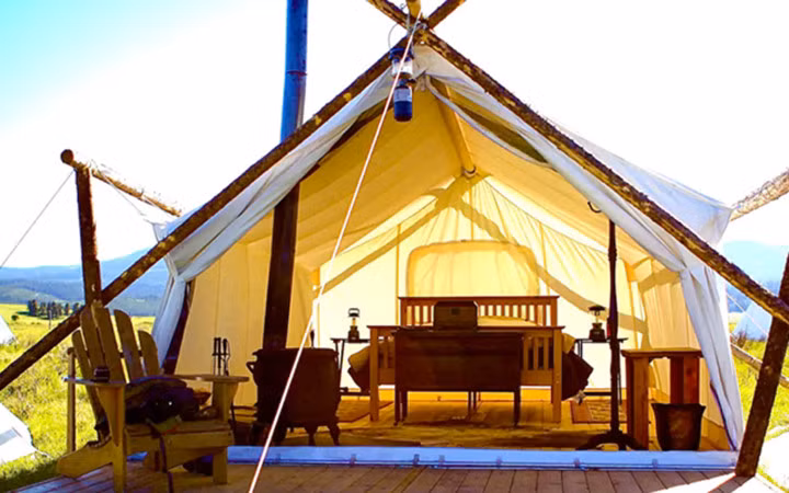 Ngôi nhà ấm cúng với thiết kế đơn giản mà độc đáo này nằm ở Montana.