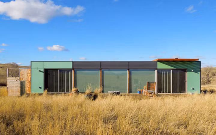  Ngôi nhà kỳ dị như những chiếc container này nằm ở Montana.