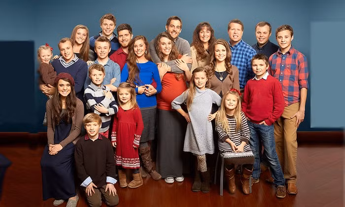 Cặp vợ chồng Jim Bob và Michelle Duggar có tới 19 người con: 9 gái và 10 trai. Chính vì vậy, gia đình Duggar cũng được xếp vào nhóm những gia đình kỳ lạ nhất. Ảnh: WL.