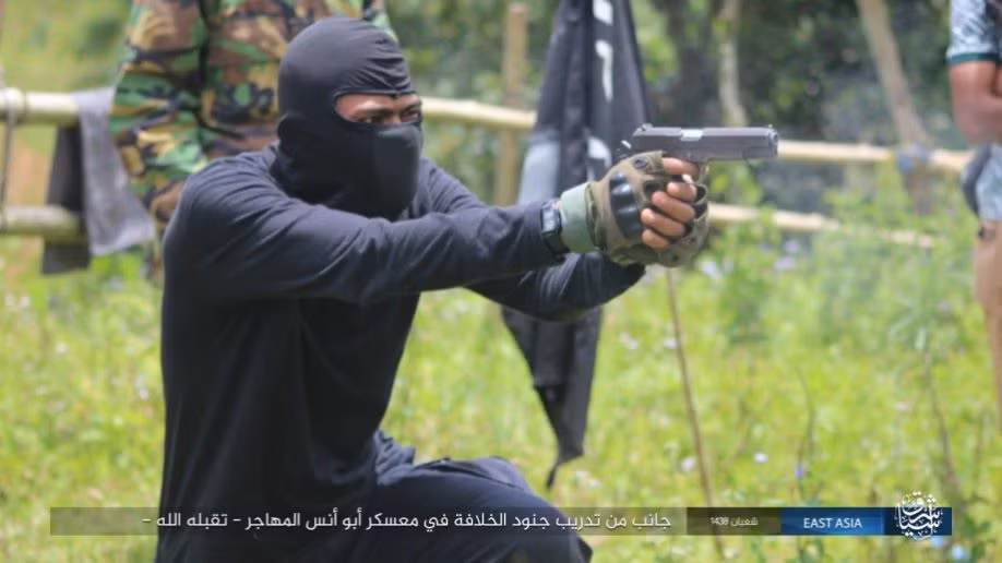 Hãng Amaq không nói cụ thể những bức ảnh này được chụp ở quốc gia Đông Nam Á nào. Tuy nhiên, nhóm khủng bố IS được cho là đã hoạt động tại Philippines từ cuối năm 2015. Ảnh: AMN.